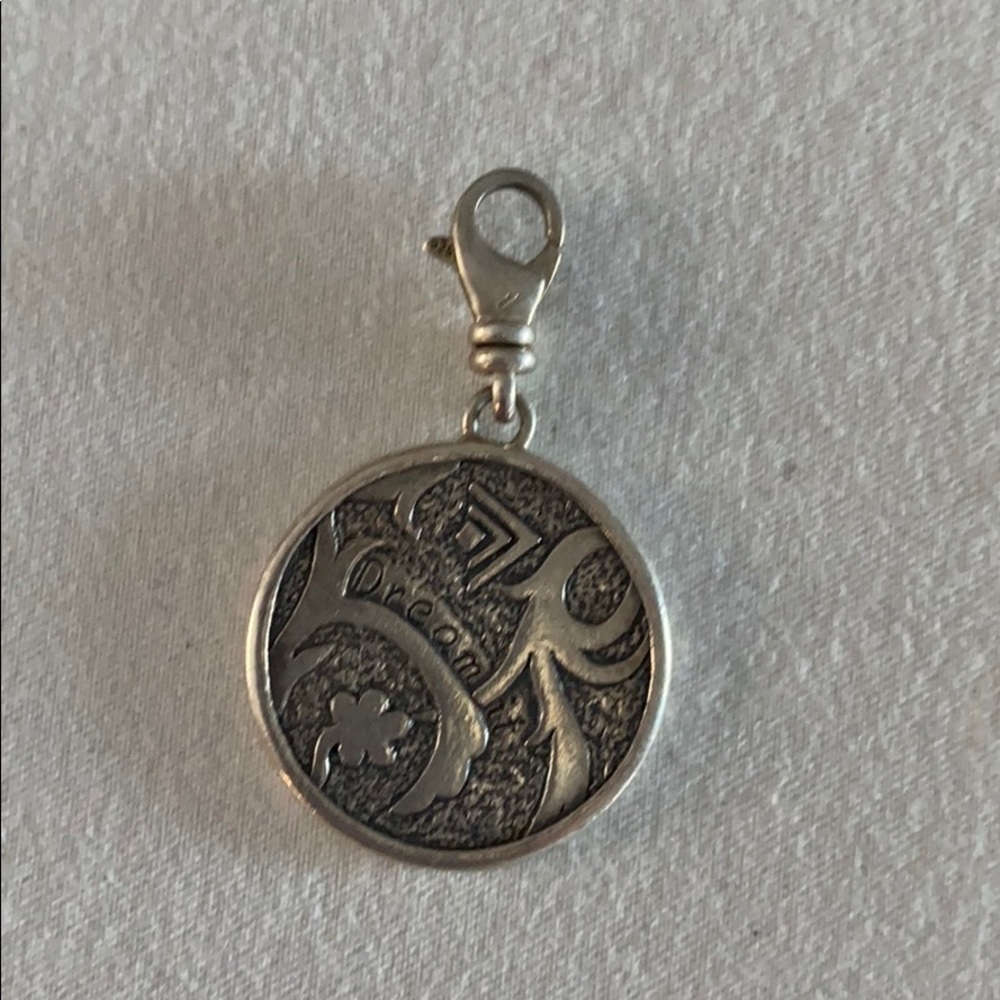 N2607 Ornate Coin